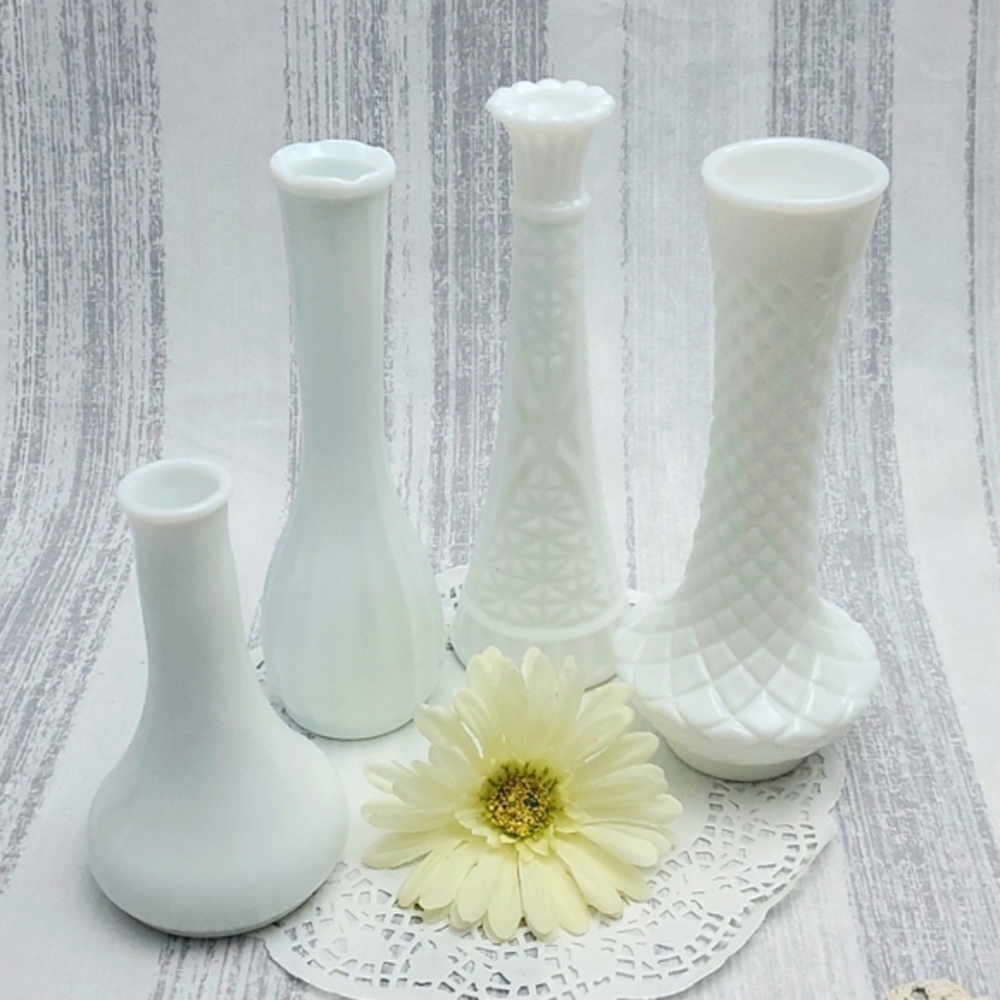 4 Milk White Vintage Vase for Rustic Event Decor